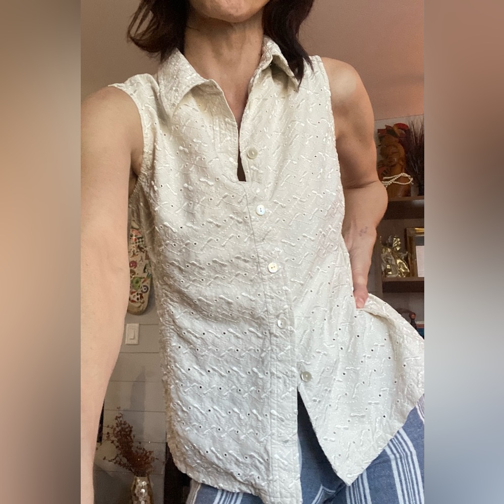 Vintage embroidered eyelit sleeveless blouse